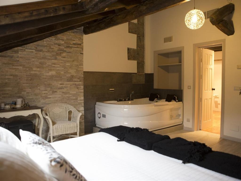 Akla Hotel Palacio Torre De Ruesga Calseca Dış mekan fotoğraf